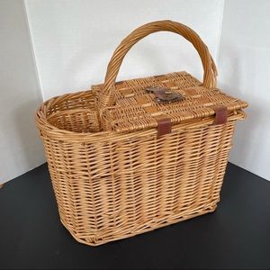 Picnic basket